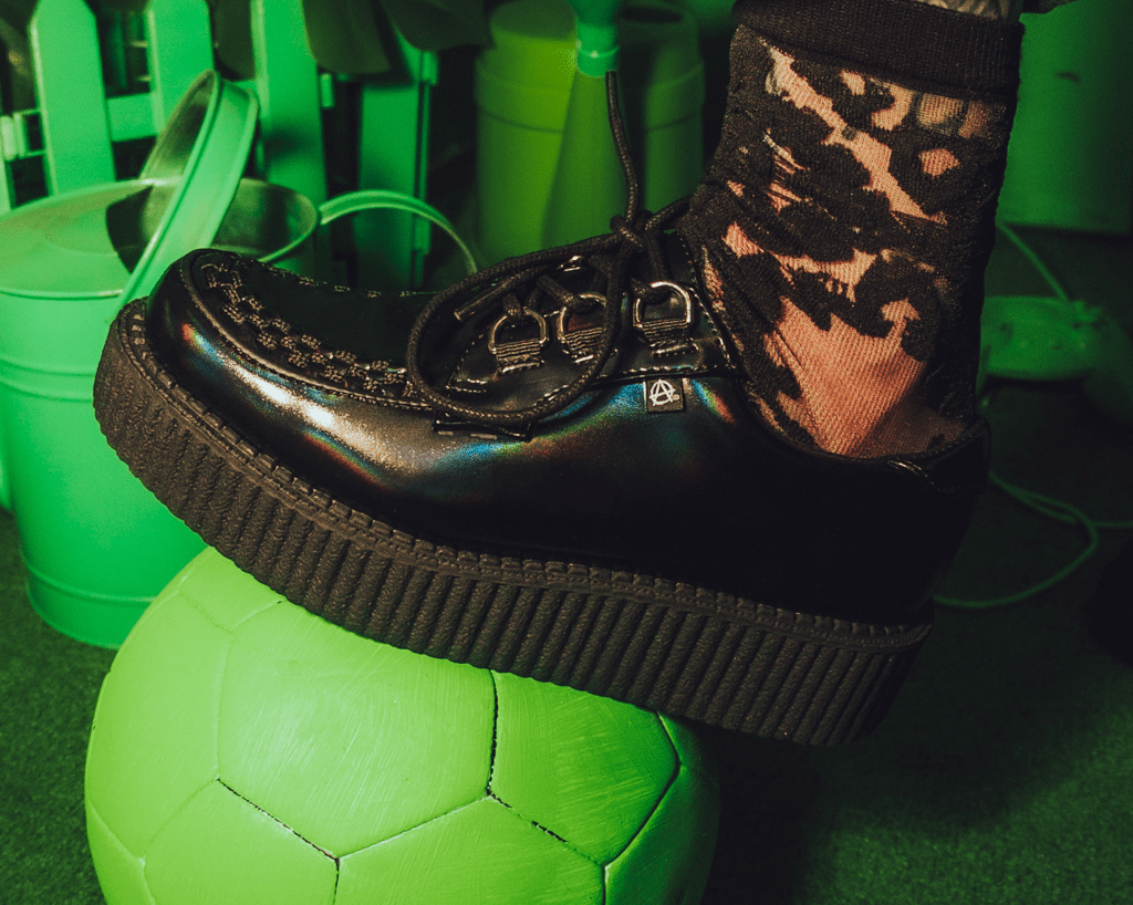 T2321 Black Oil Haze Anarchic Creeper Black T.U.K. Shoes