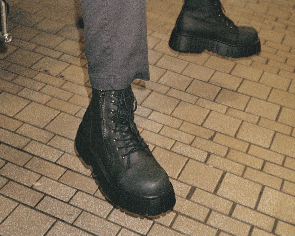 T2331 Black 8-Eye Anarchic Airship Boot Black T.U.K. Shoes