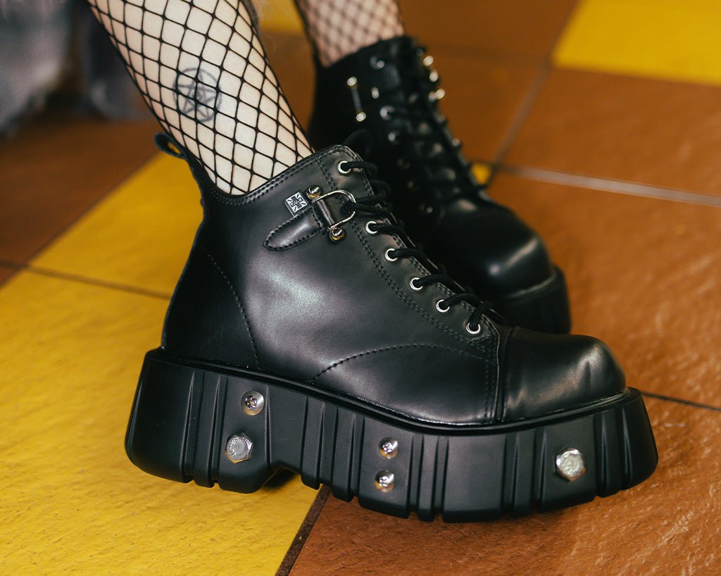 A3334 Black TUKskin Bolt Airship Boot Black T.U.K. Shoes