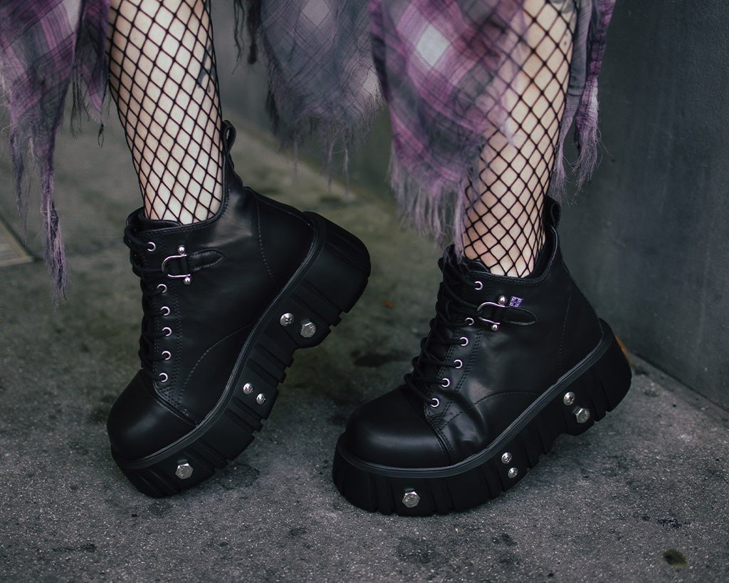 A3334 Black TUKskin Bolt Airship Boot Black T.U.K. Shoes