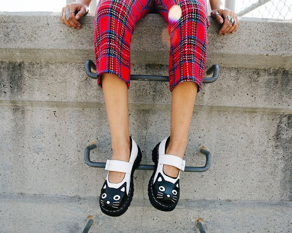 T2006 Black & White Kitty Mary Jane Black/White T.U.K. Shoes