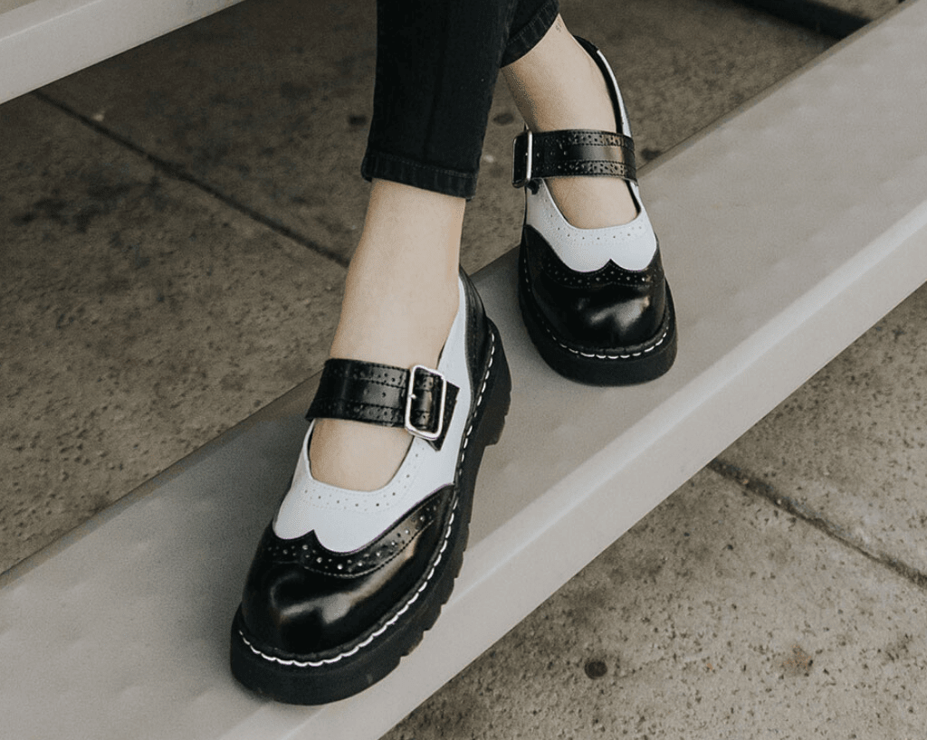 T1035 Black & White Brogue Mary Jane Black/White T.U.K. Shoes