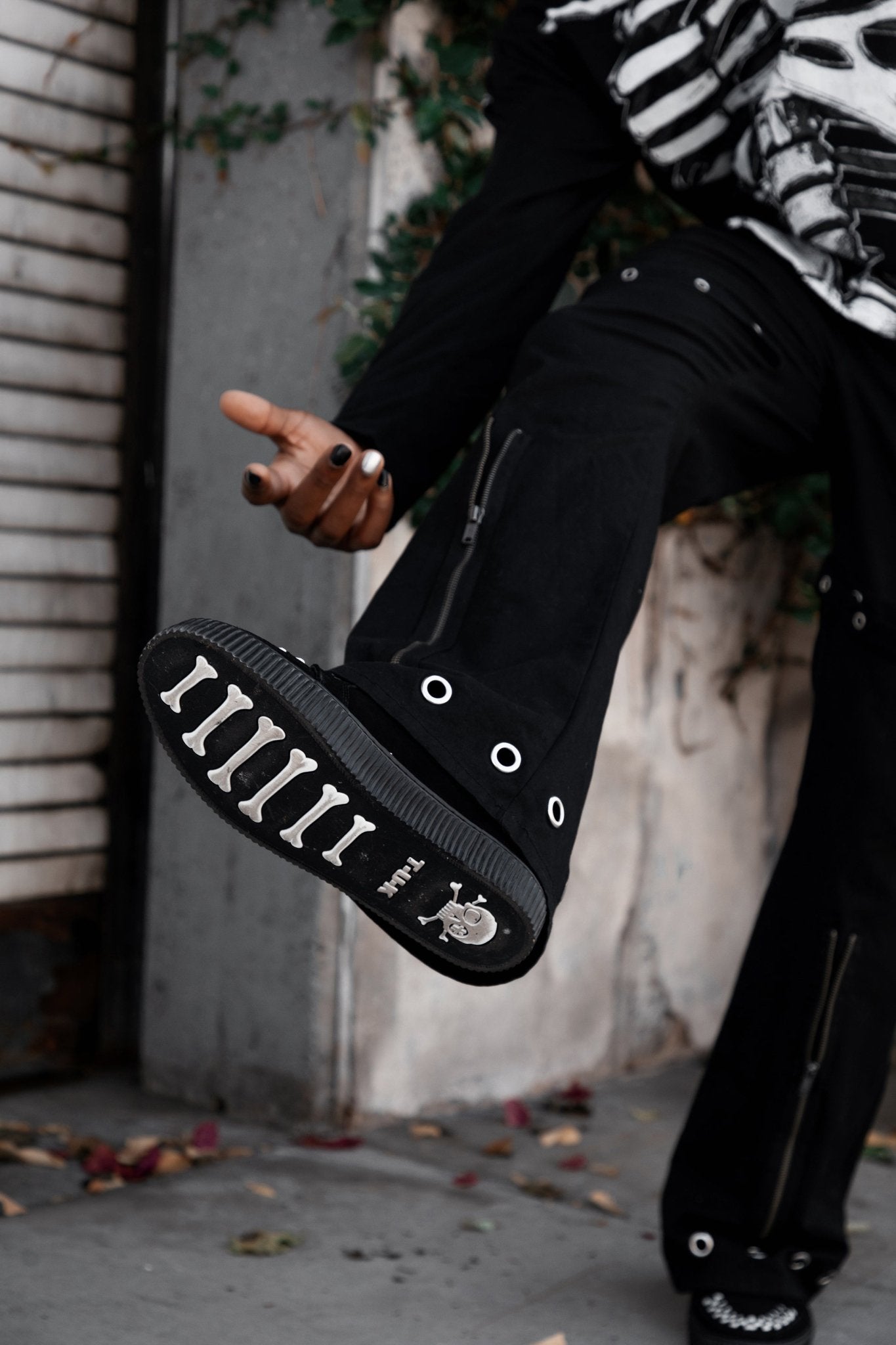 A3430 Black & White Suede Lace-Up Creeper Sneaker Black T.U.K. Shoes