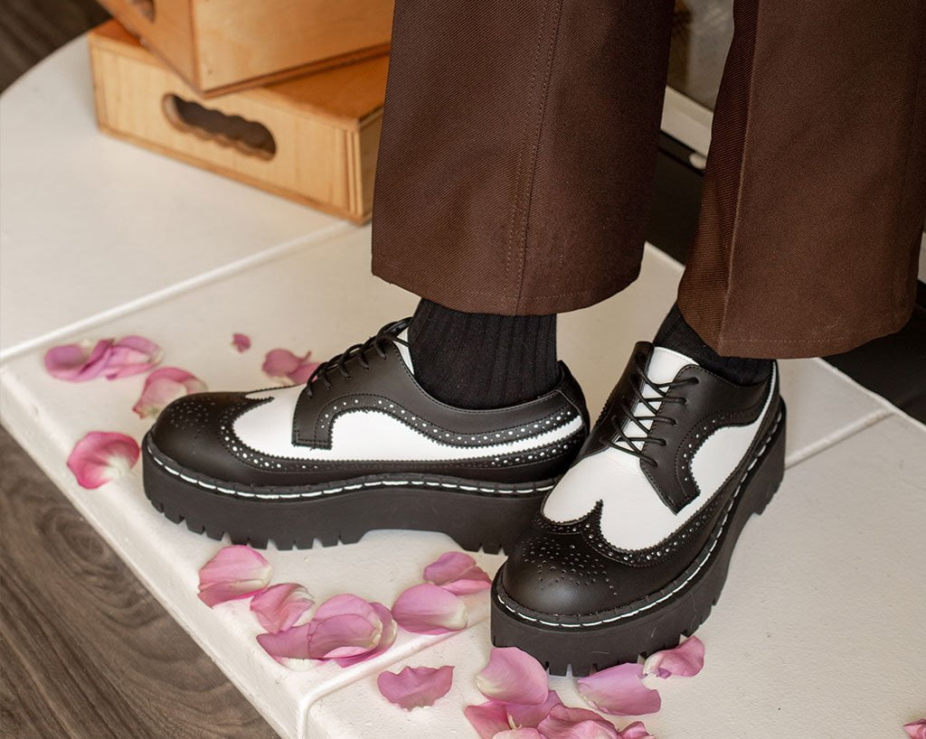 A9885 Black & White Double Decker Brogue Black/White T.U.K. Shoes