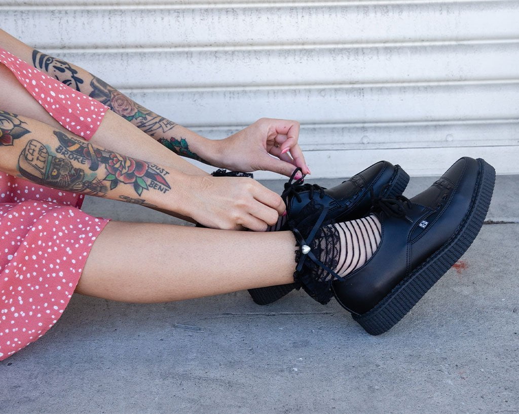 A8533 Black Leather Lace Up Pointed Creeper Black T.U.K. Shoes